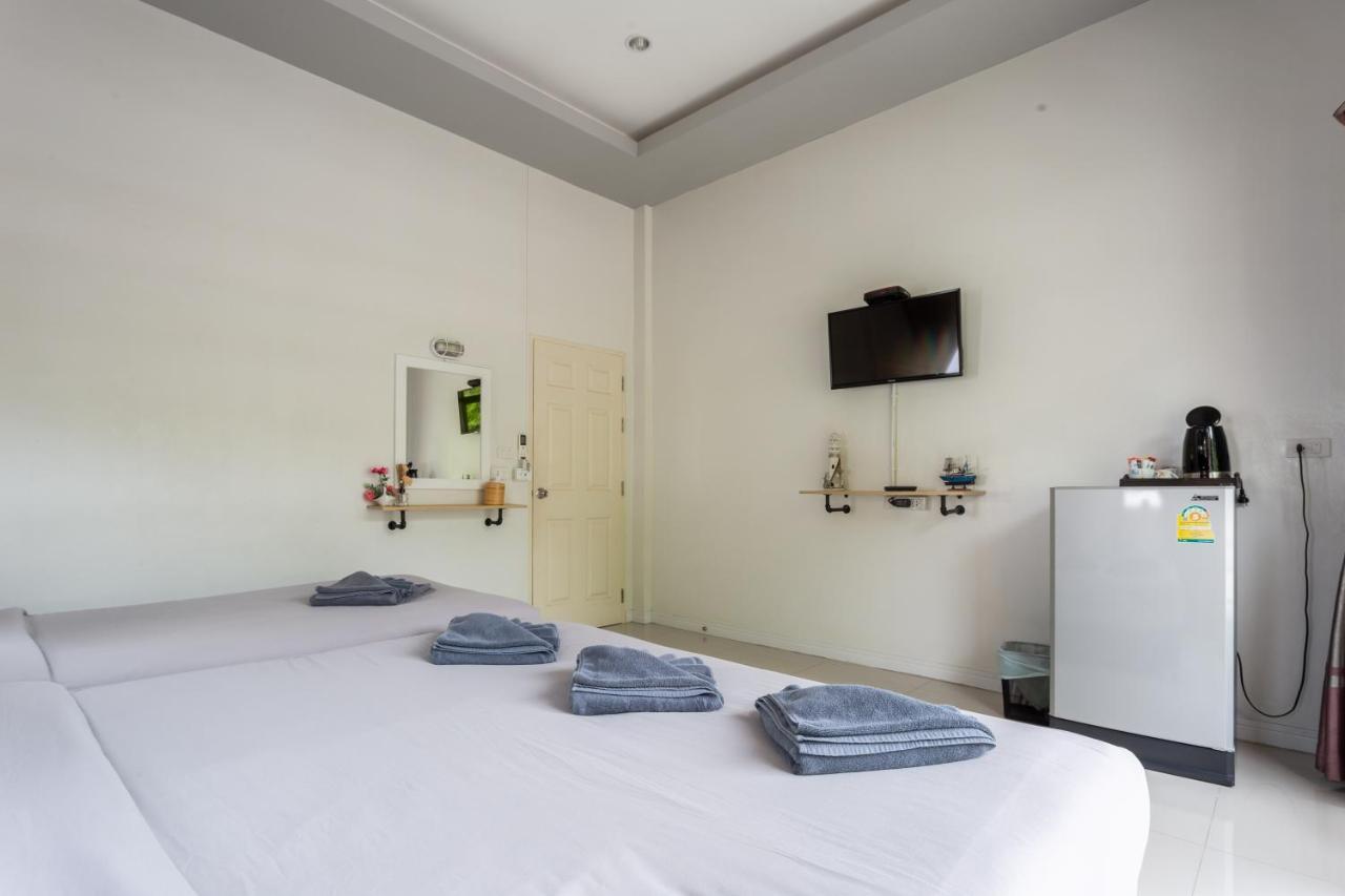 Samed Big Whale Hostel Rayong Buitenkant foto