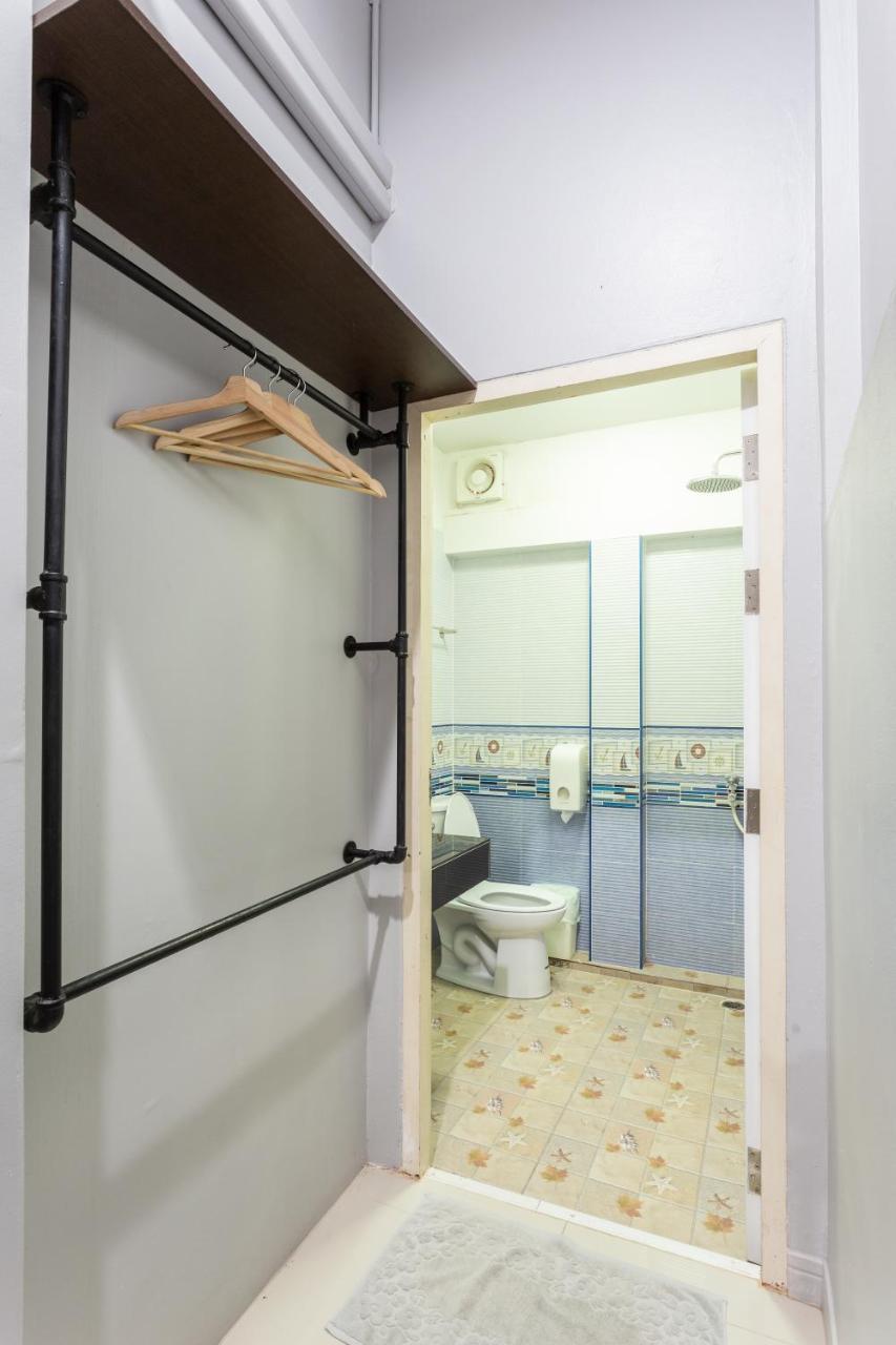 Samed Big Whale Hostel Rayong Buitenkant foto